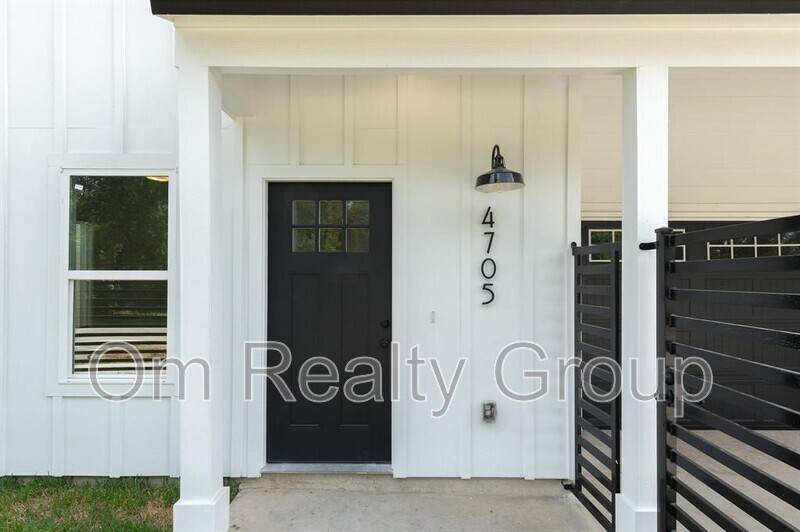 4705 Idaho Street Houston, TX 77021 - Photo 12 of 13 a view of livingroom form hallway