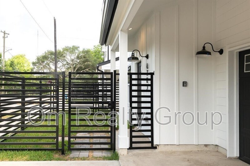 4705 Idaho Street Houston, TX 77021 - Photo 13 of 13 a view of entryway