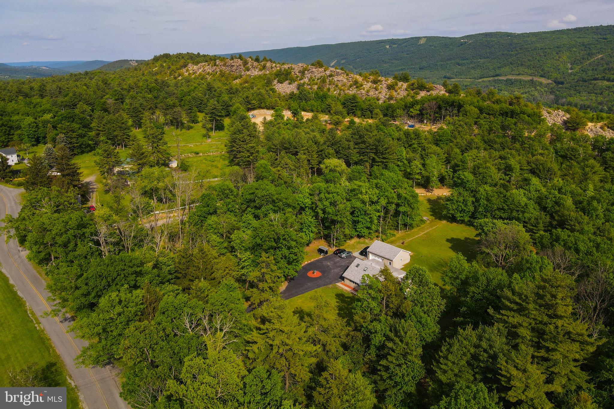 2275 Stoney Ridge Road Palmerton, PA 18071 - Photo 2 of 50 Gallery Image 2