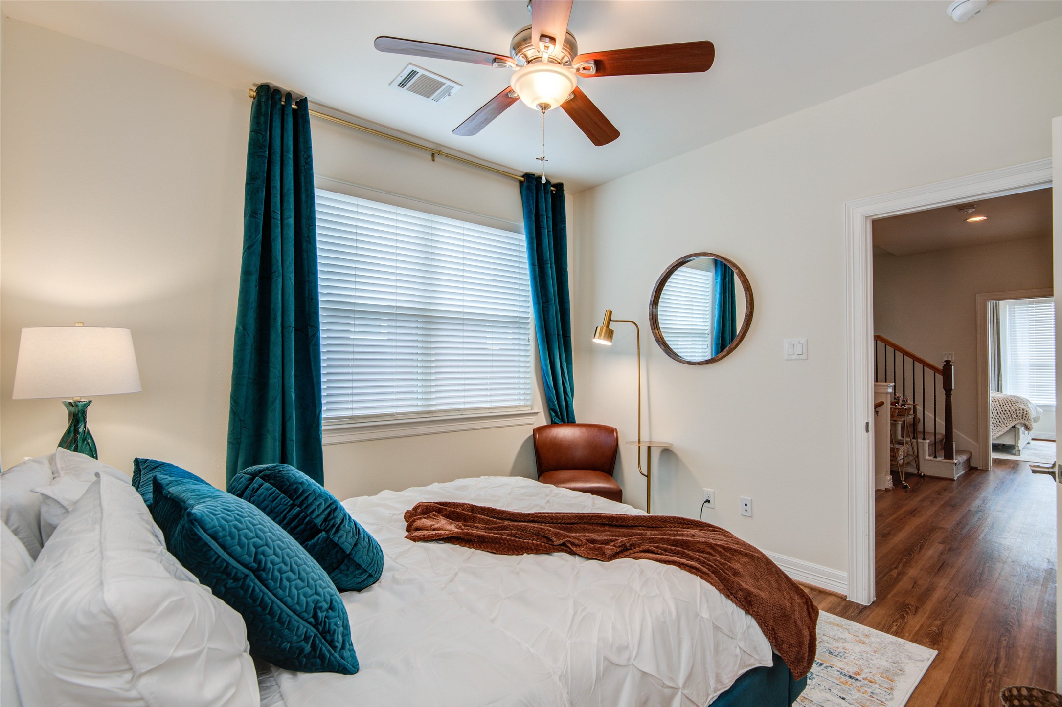 738 Link Road Houston, TX 77009 - Photo 12 of 20 2nd Floor Second Bedroom
