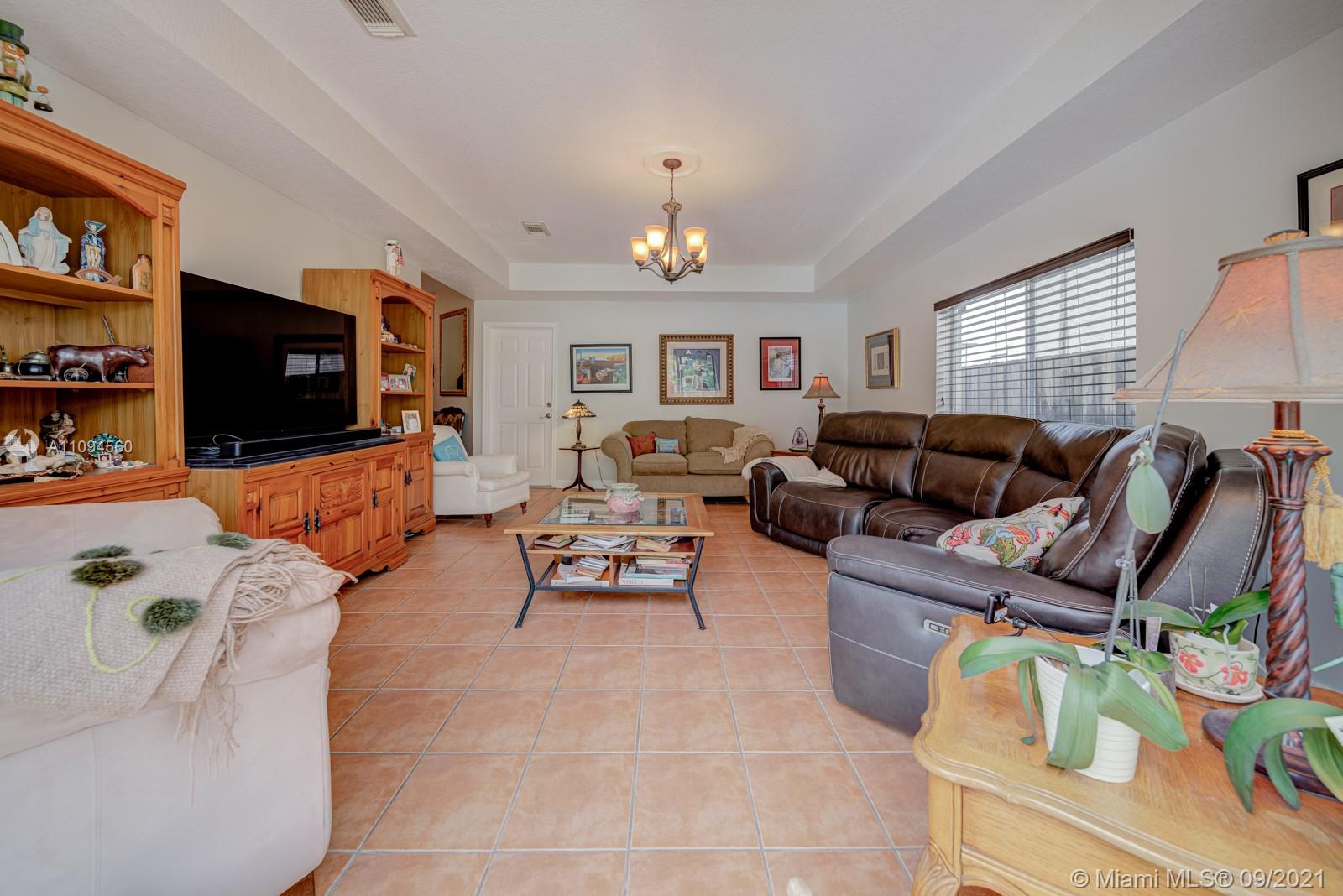 13733 Southwest 124th Avenue Road Miami, FL 33186 - Photo 11 of 41 Gallery Image 11