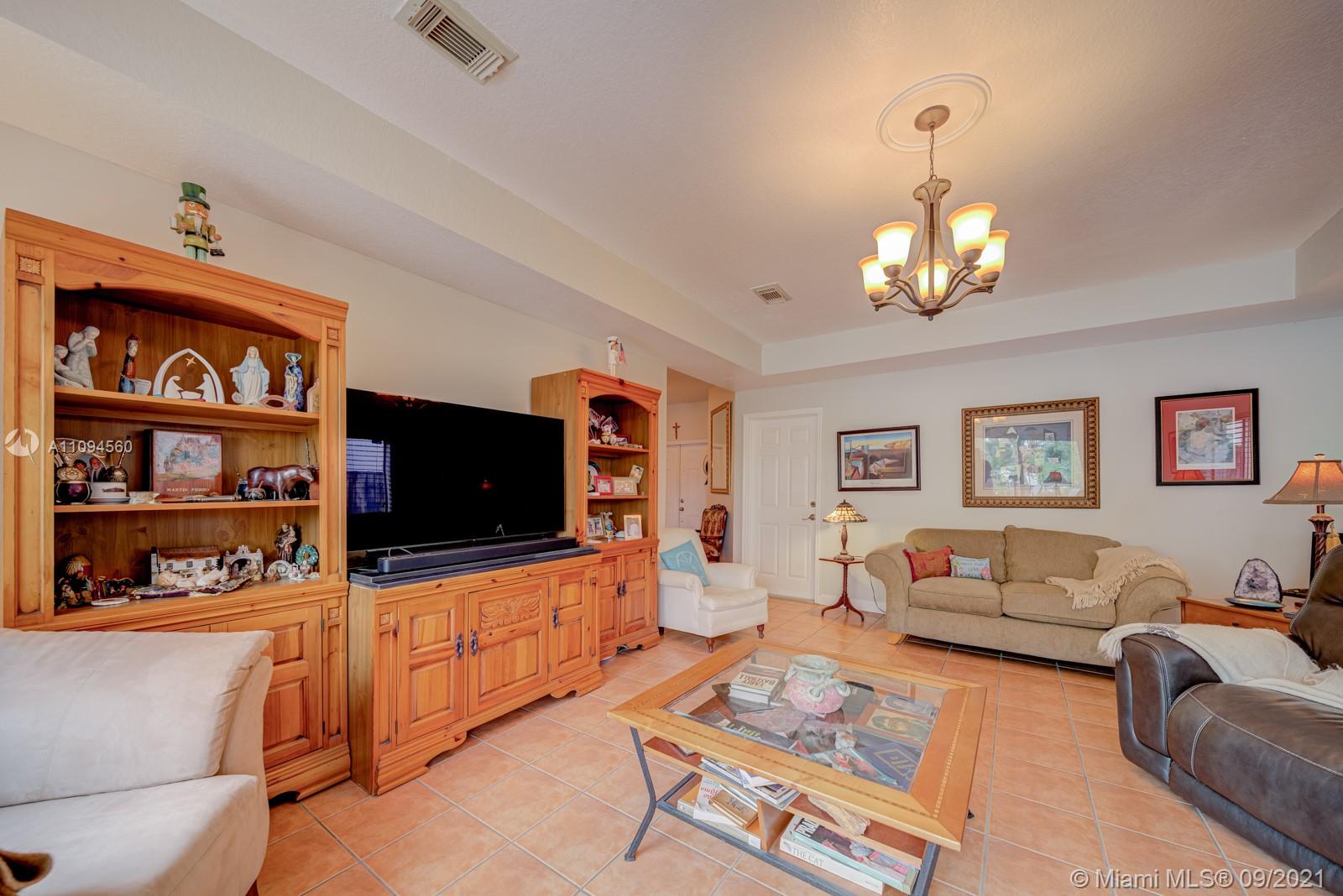 13733 Southwest 124th Avenue Road Miami, FL 33186 - Photo 12 of 41 Gallery Image 12