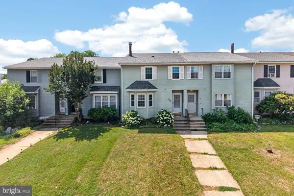 $329,900 | 134 East Green Valley Circle, Newark, DE 19711