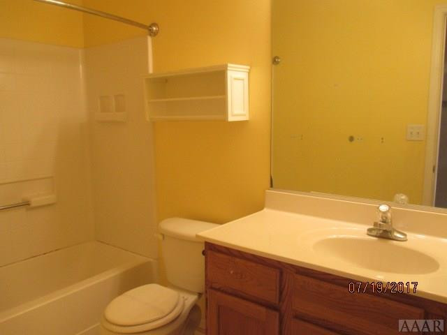 202 Green View Road Moyock, NC 27958 - Photo 9 of 13 Hall Bath