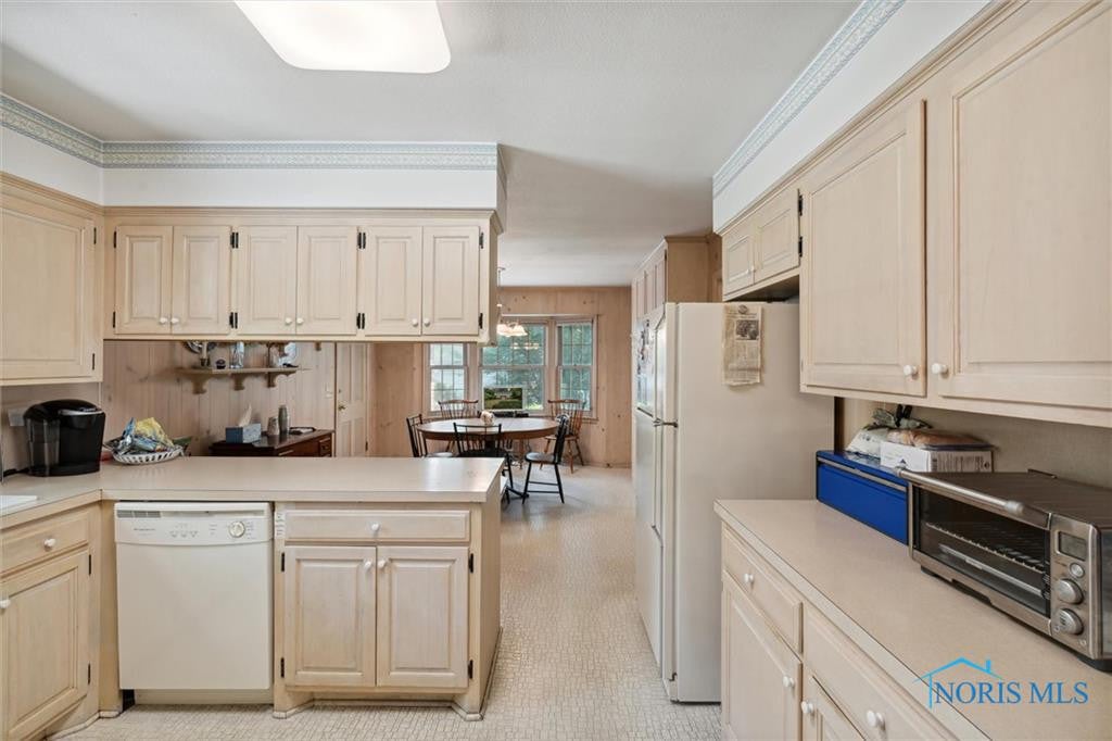 4144 Sheraton Road Toledo, OH 43606 - Photo 18 of 33 Gallery Image 18