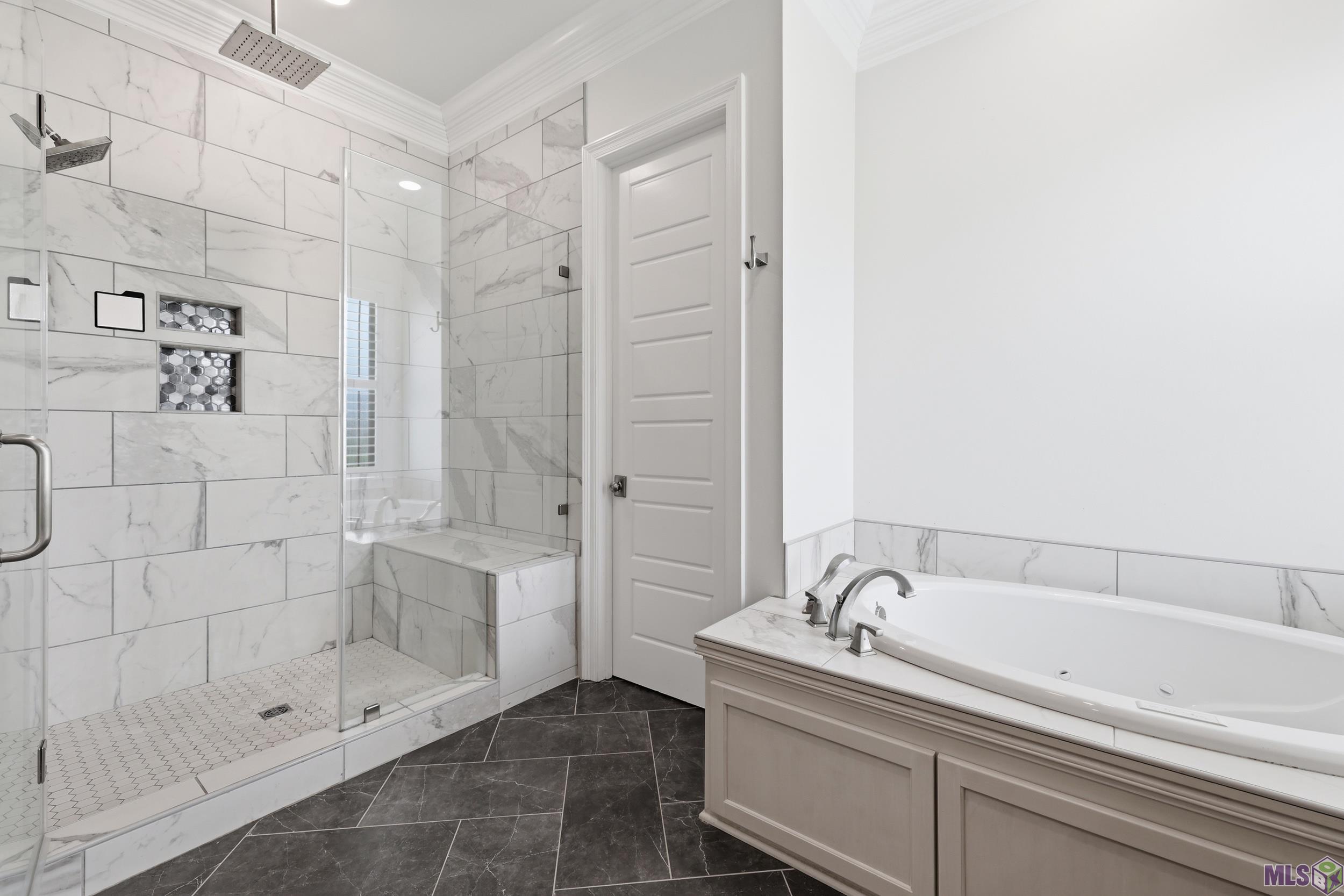 202 Rue Etienne Thibodaux, LA 70301 - Photo 15 of 31 Primary ensuite bath