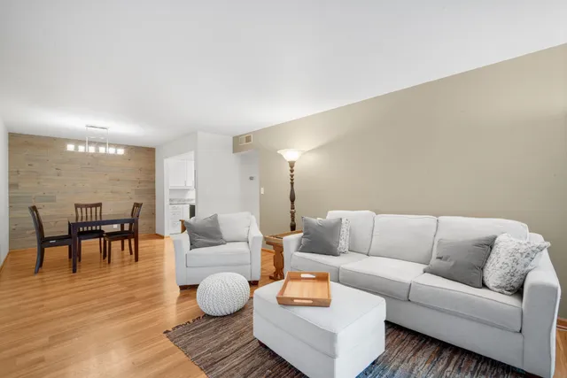 $109,900 | 4215 North 100th Street, Unit 144, Milwaukee, WI 53222