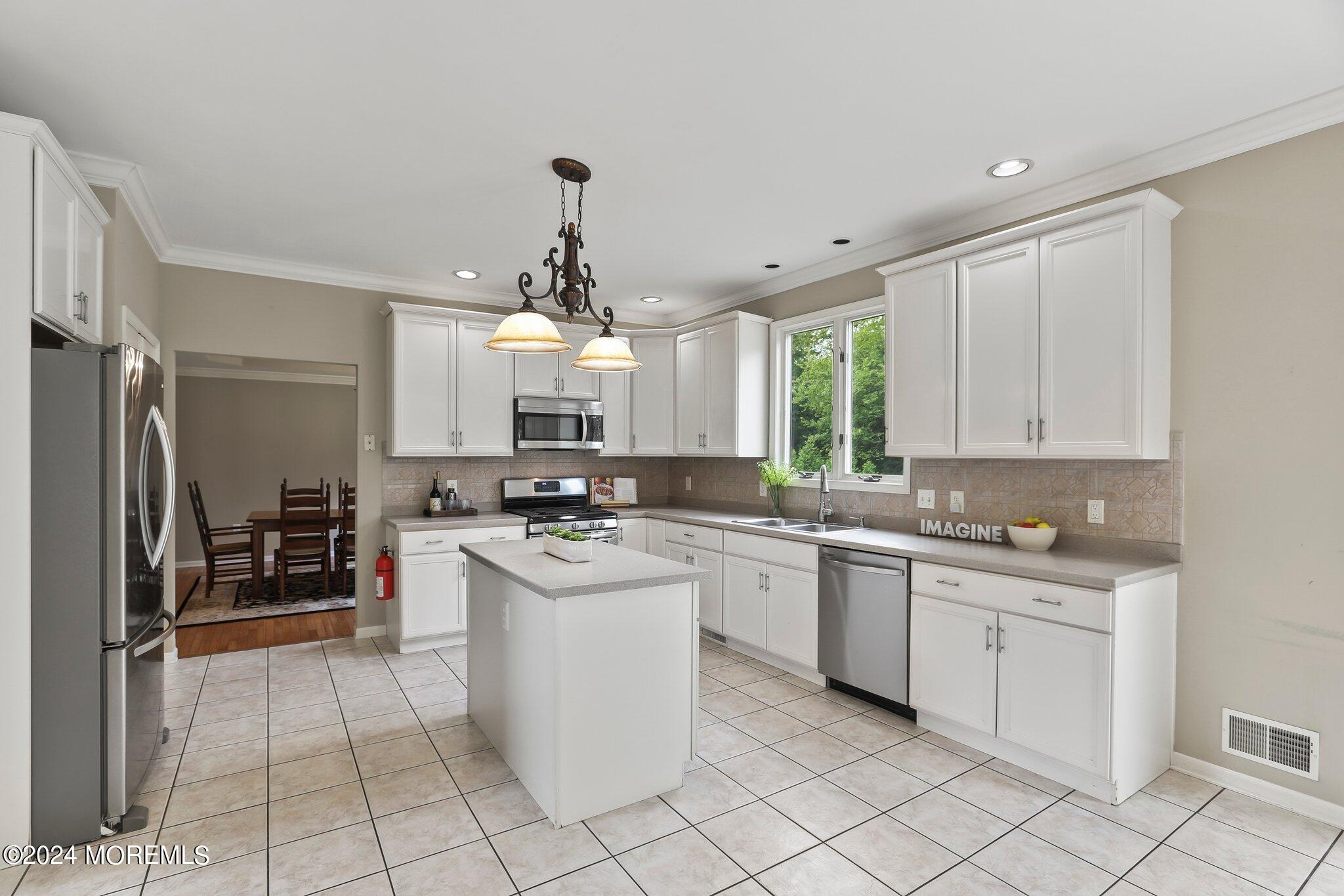 111 Bennington Road Freehold, NJ 07728 - Photo 17 of 70 24-web-or-mls-5W5A9380