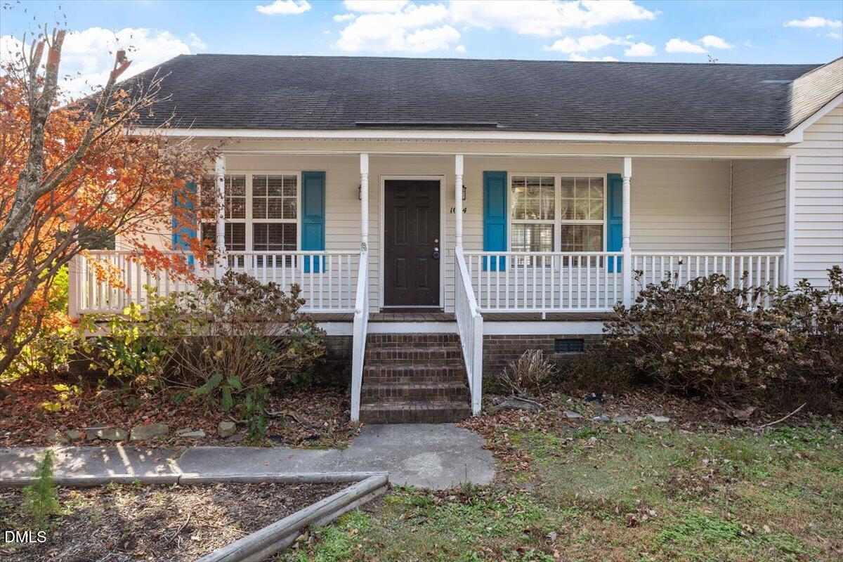 1084 McLemore Road Clayton, NC 27520 - Photo 4 of 34 a front view of a house