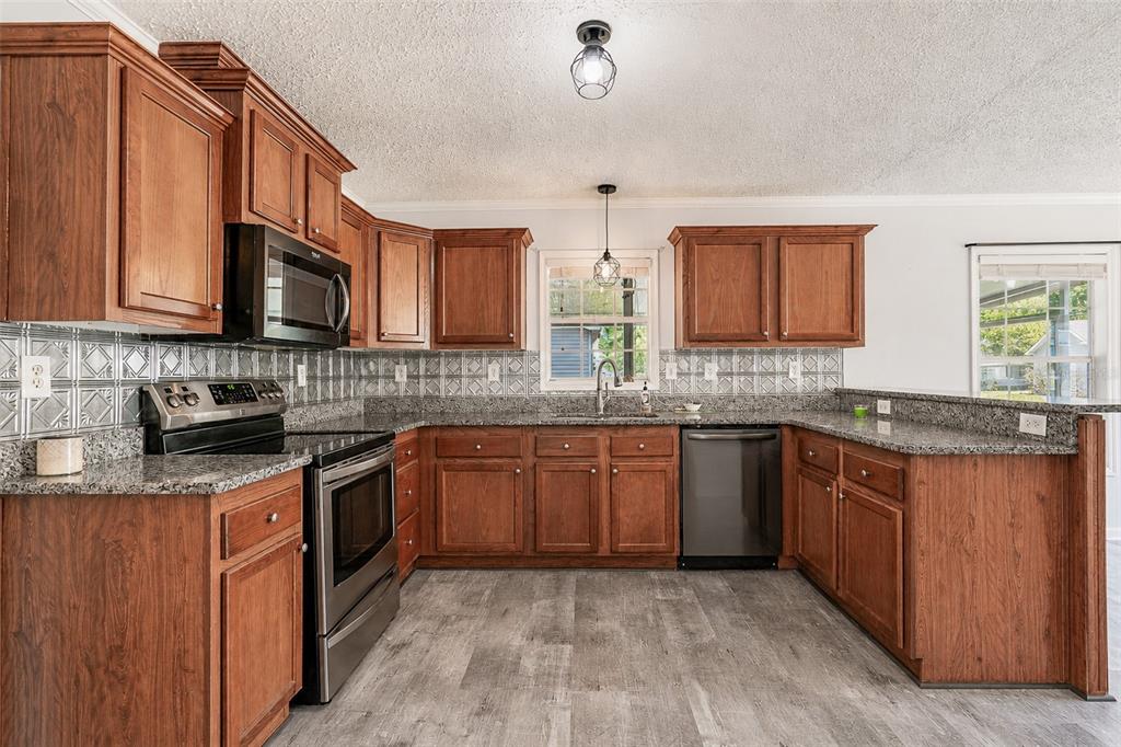 35201 Forest Lake Road Leesburg, FL 34788 - Photo 12 of 37