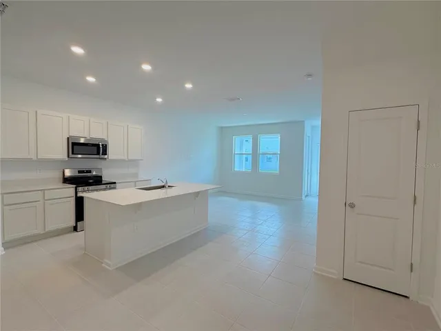 $1,750 | 618 Poppy Lane, Dundee, FL 33838