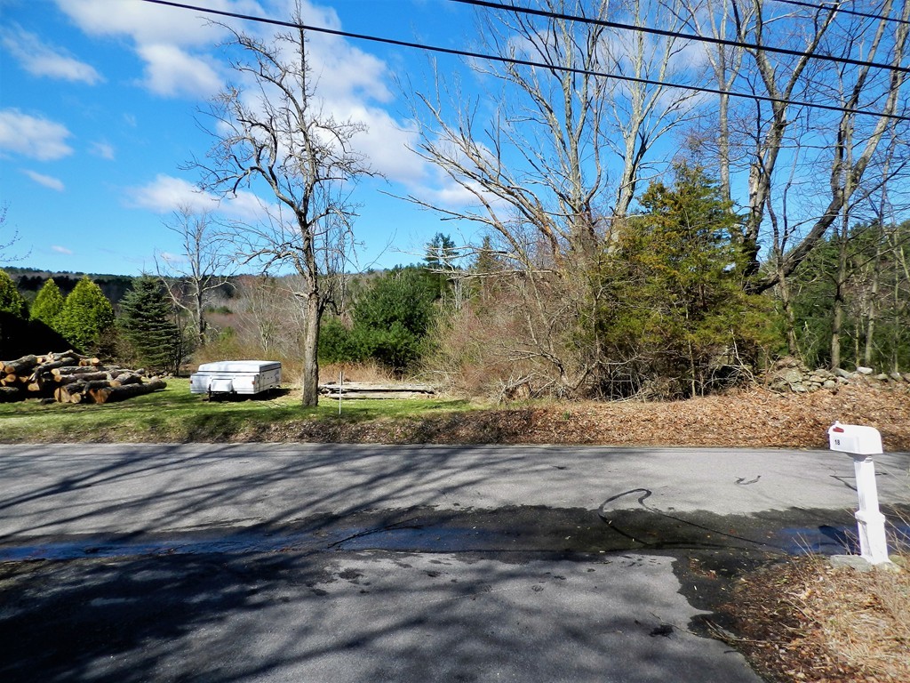 11 South Road Sturbridge, MA 01566 - Photo 1 of 17 Gallery Image 1