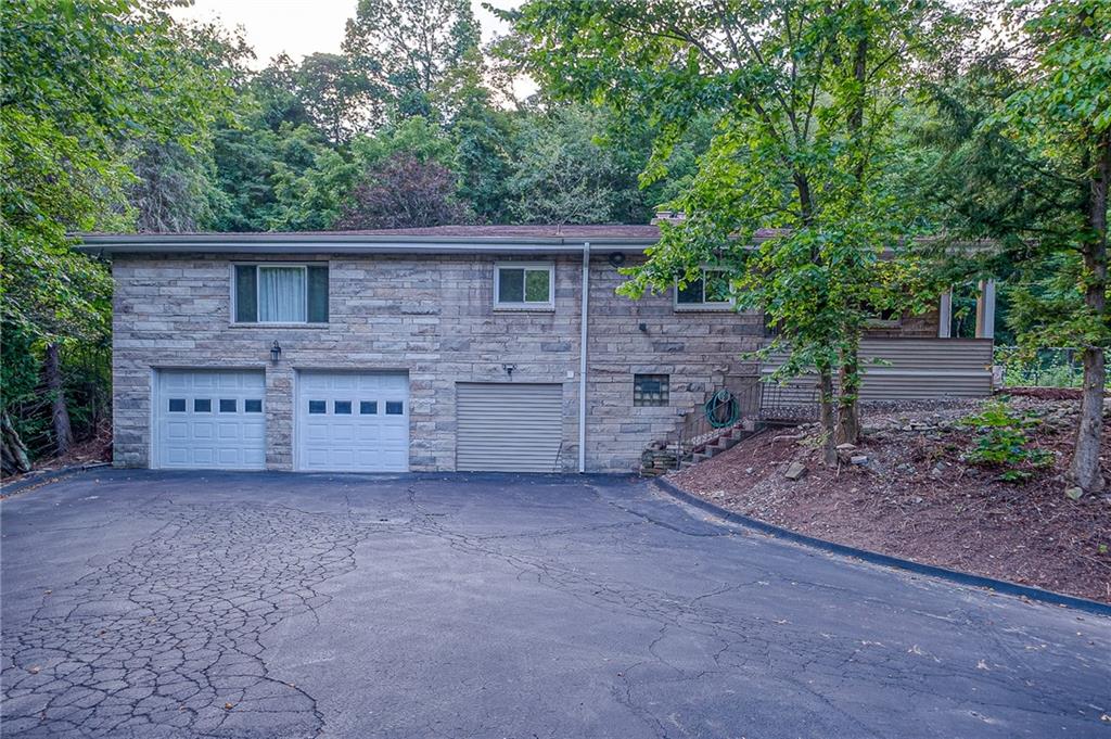 3223 Jacks Run Road McKeesport, PA 15131 - Photo 2 of 23 Gallery Image 2