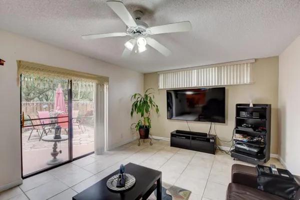 $2,525 | 8279 Severn Drive, Unit C, Boca Raton, FL 33433