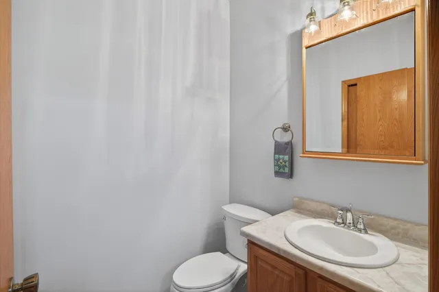 $240,000 | 2074 Parkway Avenue, Shakopee, MN 55379