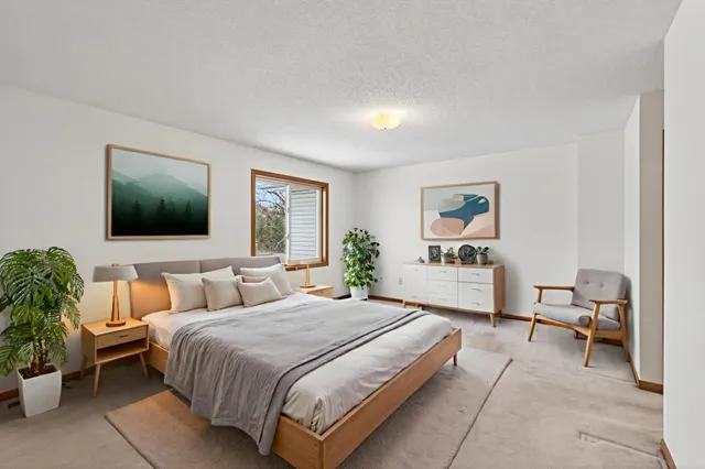 $240,000 | 2074 Parkway Avenue, Shakopee, MN 55379