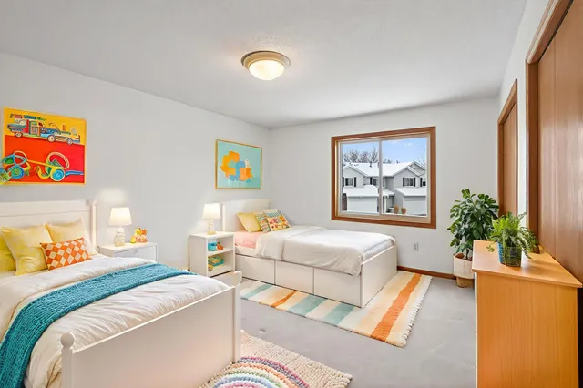 $240,000 | 2074 Parkway Avenue, Shakopee, MN 55379