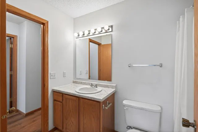 $240,000 | 2074 Parkway Avenue, Shakopee, MN 55379