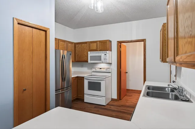 $240,000 | 2074 Parkway Avenue, Shakopee, MN 55379