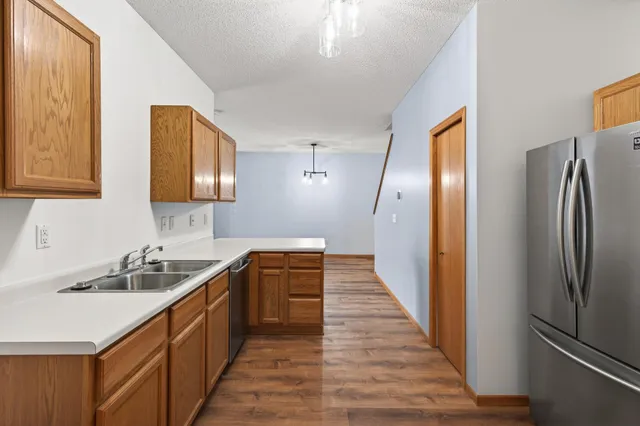 $240,000 | 2074 Parkway Avenue, Shakopee, MN 55379