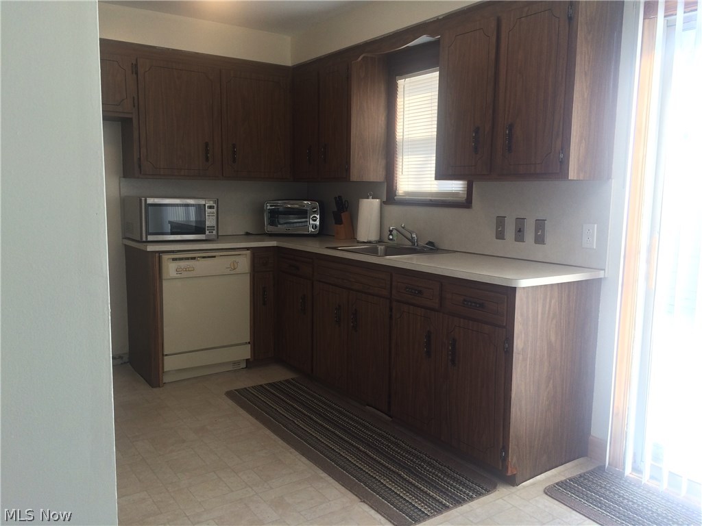 31314 Wellner Road Willowick, OH 44095 - Photo 7 of 25