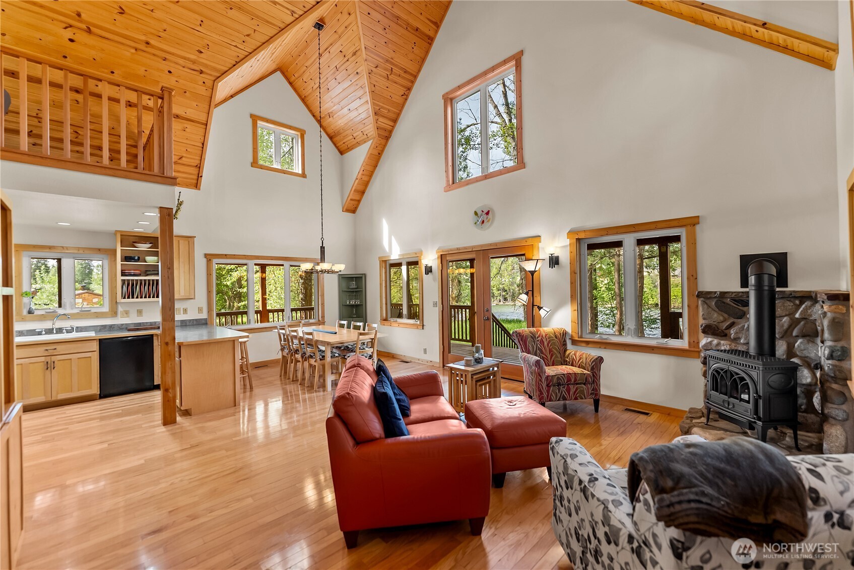 104 Center Street Winthrop, WA 98862 - Photo 17 of 40