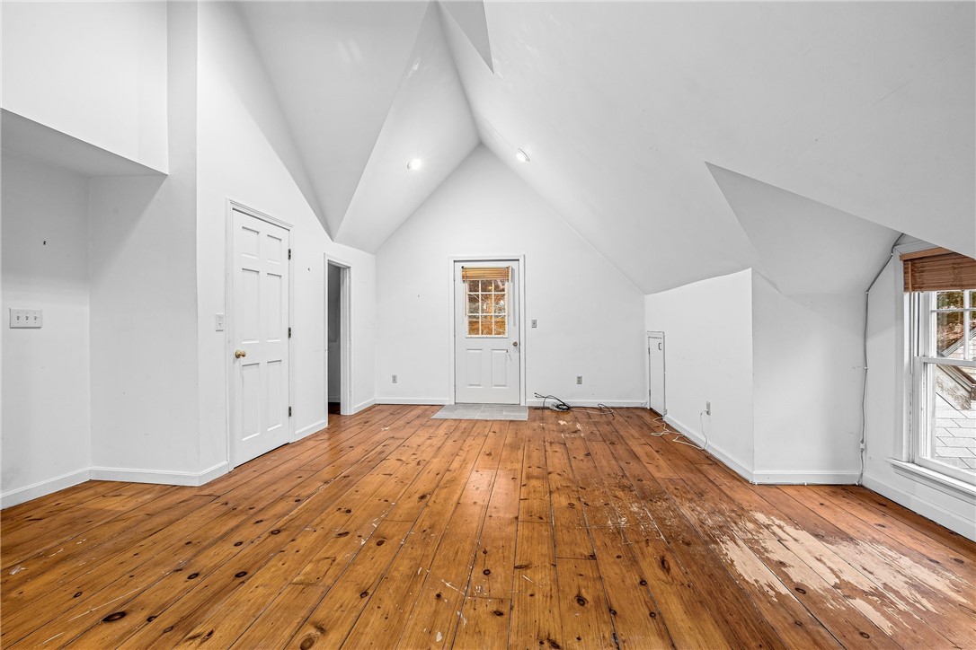 670 Boston Neck Road Narragansett, RI 02882 - Photo 13 of 44 Main Residence