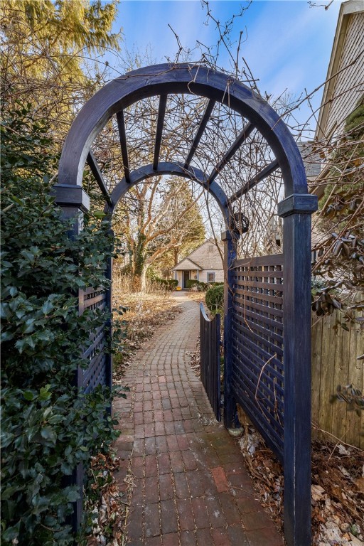 670 Boston Neck Road Narragansett, RI 02882 - Photo 26 of 44 Gallery Image 26