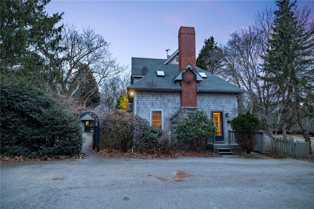 670 Boston Neck Road Narragansett, RI 02882 - Photo 27 of 44 Main Residence