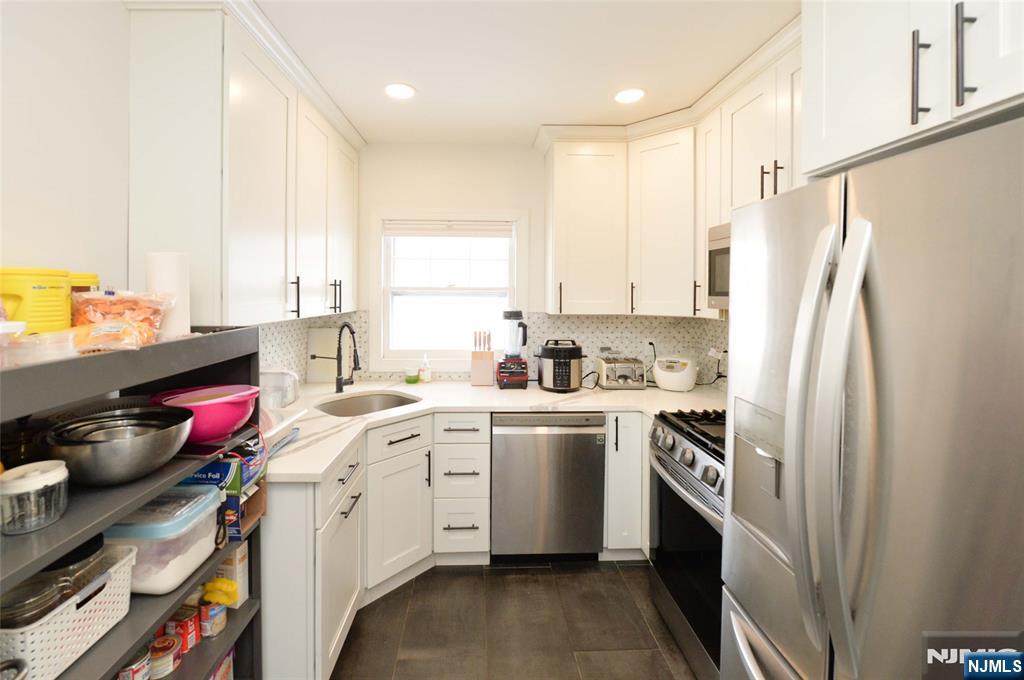 233 Doremus Avenue Ridgewood, NJ 07450 - Photo 7 of 16