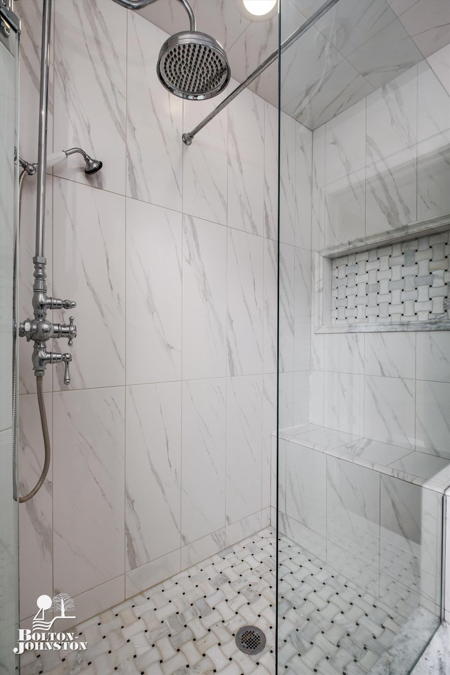 623 Westchester Road Grosse Pointe, MI 48230 - Photo 33 of 50 Hall Bathroom