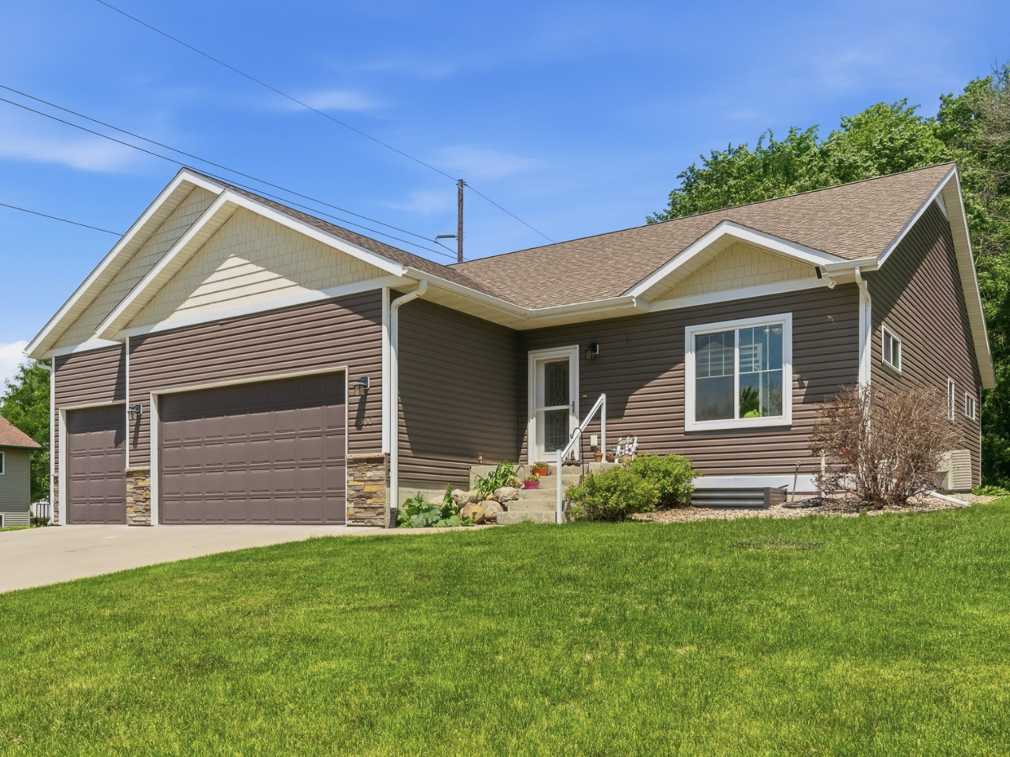 300 Tanager Road Mankato, MN 56001 - Photo 1 of 28