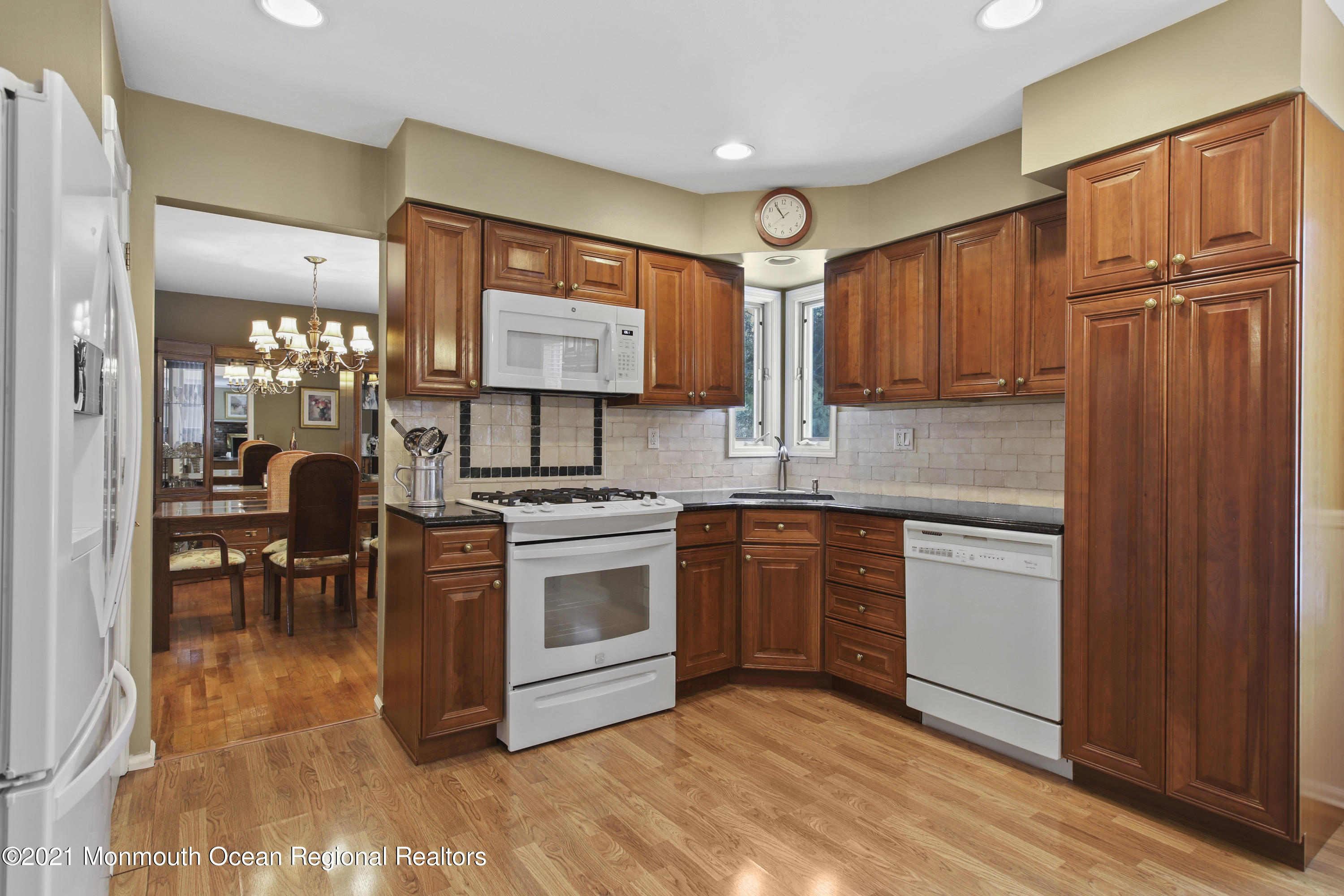 34 Burntmill Circle Oceanport, NJ 07757 - Photo 8 of 32 5W5A1205