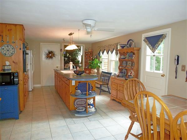 105 Pomeroy Meadow Road Southampton, MA 01073 - Photo 7 of 23