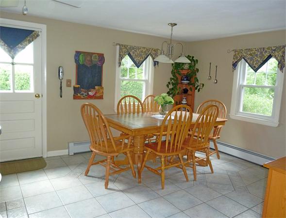 105 Pomeroy Meadow Road Southampton, MA 01073 - Photo 8 of 23