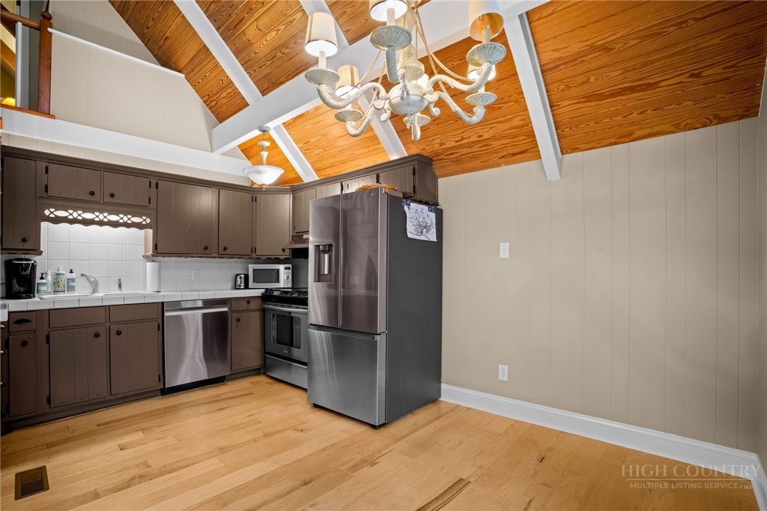 244 Walnut Boone, NC 28607 - Photo 9 of 50 Gallery Image 9