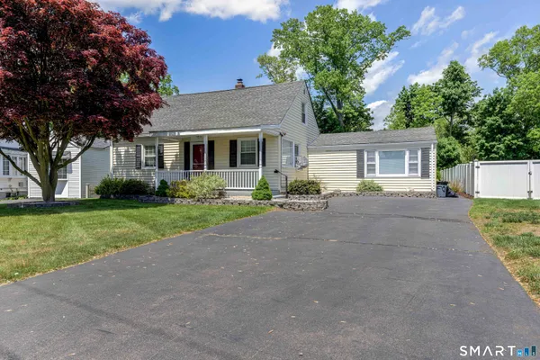 $429,000 | 26 MacArthur Road, North Haven, CT 06473