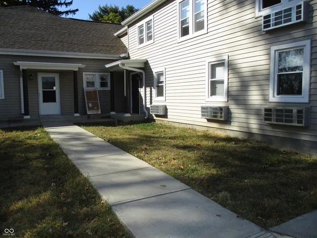 $825,000 | 2262 West U.S. Highway 36, Danville, IN 46122