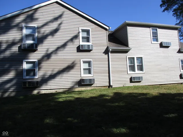 $825,000 | 2262 West U.S. Highway 36, Danville, IN 46122