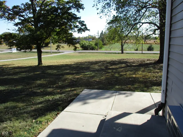 $825,000 | 2262 West U.S. Highway 36, Danville, IN 46122