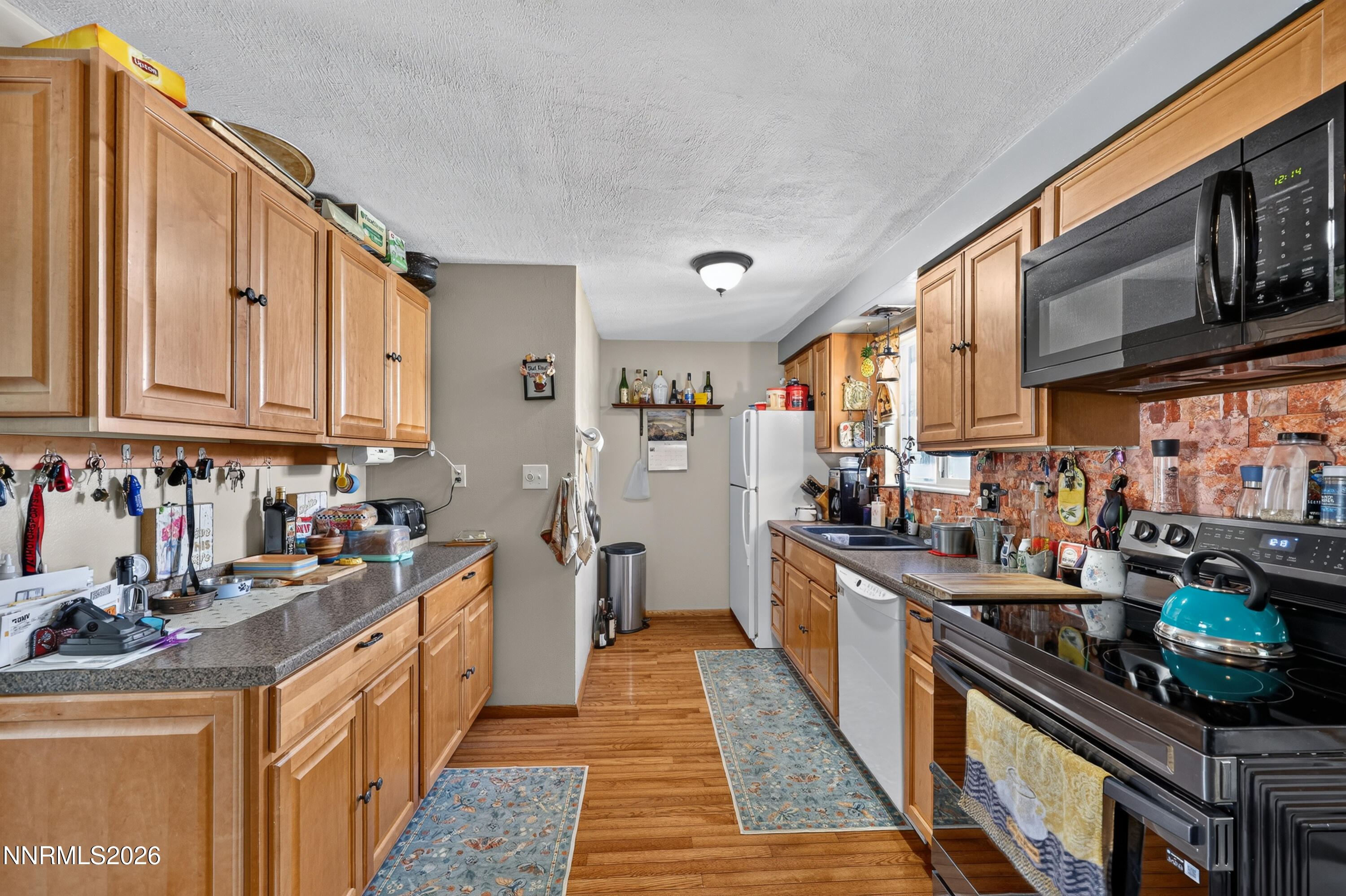 185 East Surge Street Reno, NV 89506 - Photo 5 of 33 Surge-28