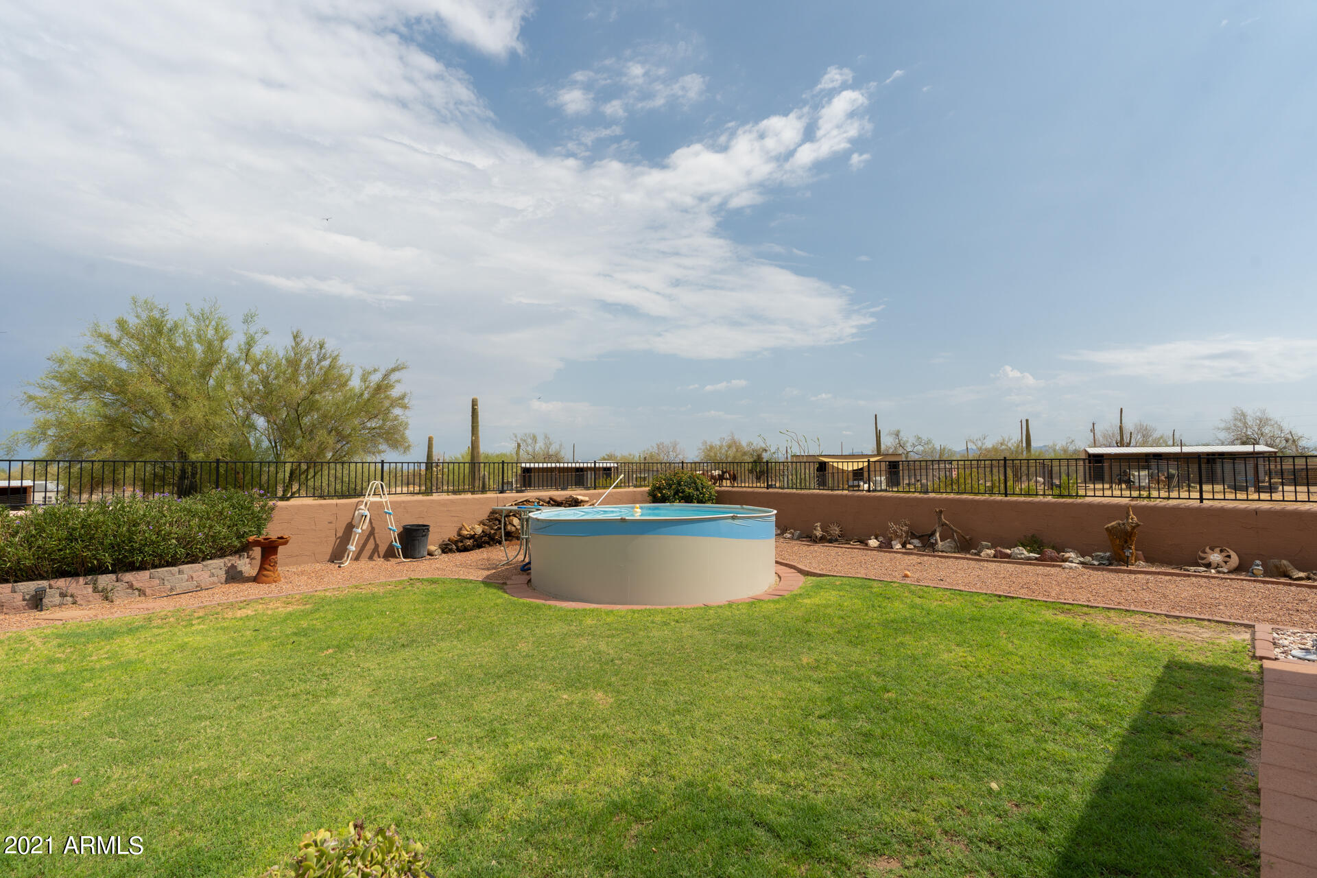 13702 North Hexcel Road Florence, AZ 85132 - Photo 32 of 44 Patio