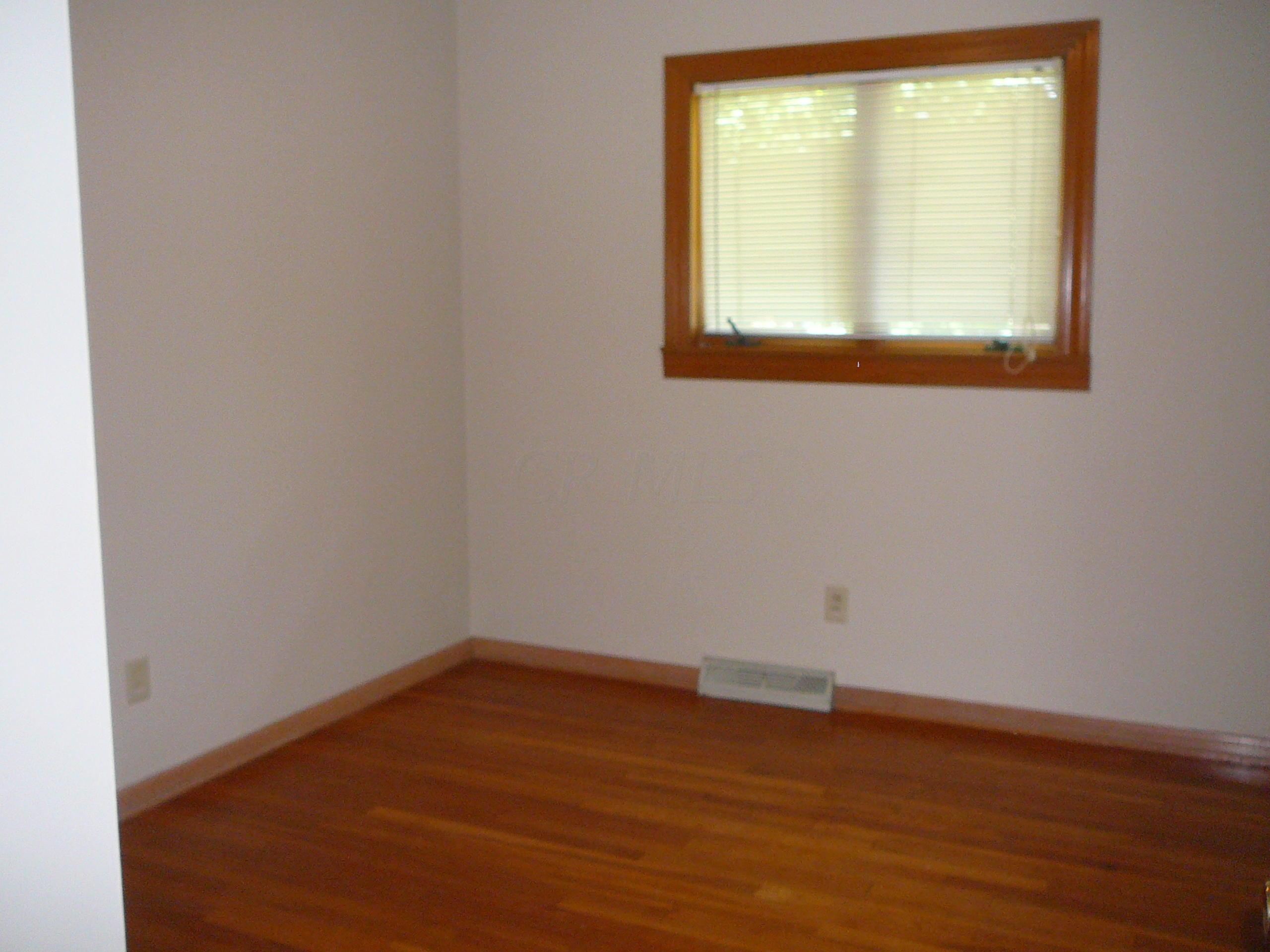 4431 Kenfield Road Columbus, OH 43224 - Photo 15 of 27 Gallery Image 15