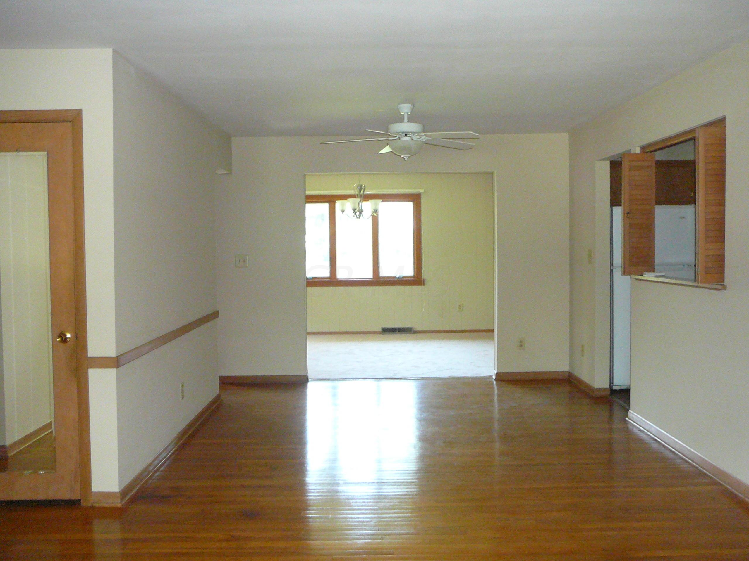 4431 Kenfield Road Columbus, OH 43224 - Photo 10 of 27 Gallery Image 10