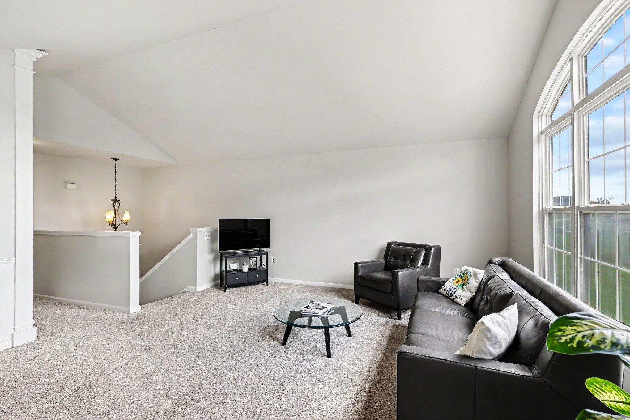 4324 Hampton Ridge Boulevard Howell, MI 48843 - Photo 8 of 27 tons of natural light