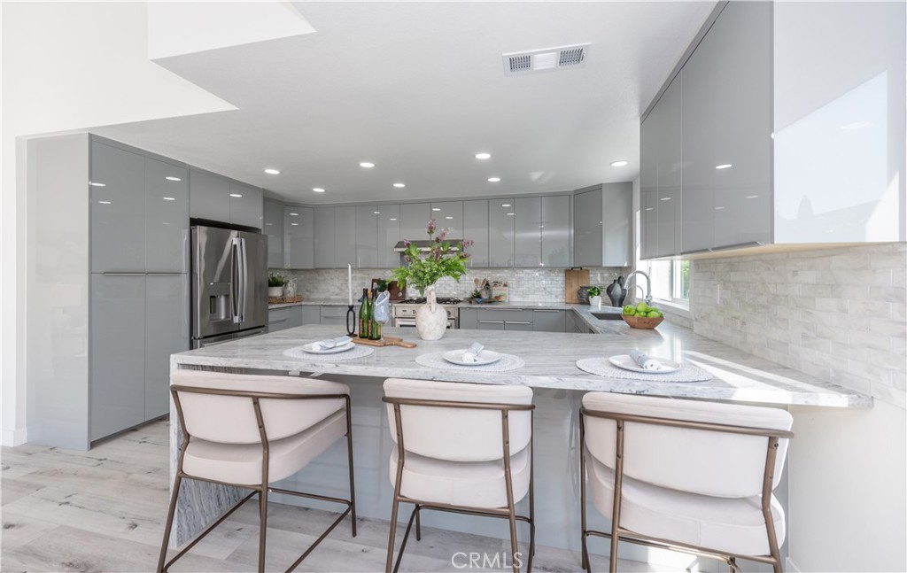 39 Cape Cod Irvine, CA 92620 - Photo 6 of 26