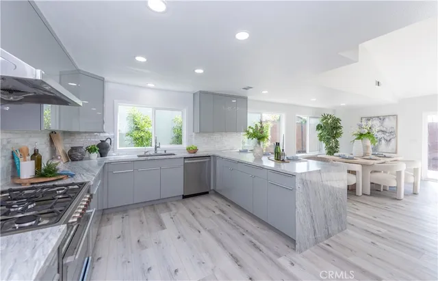 $2,160,000 | 39 Cape Cod, Irvine, CA 92620