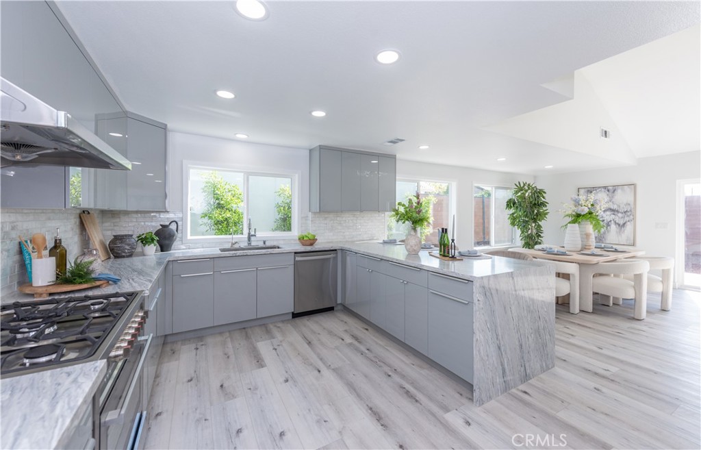 39 Cape Cod Irvine, CA 92620 - Photo 7 of 26