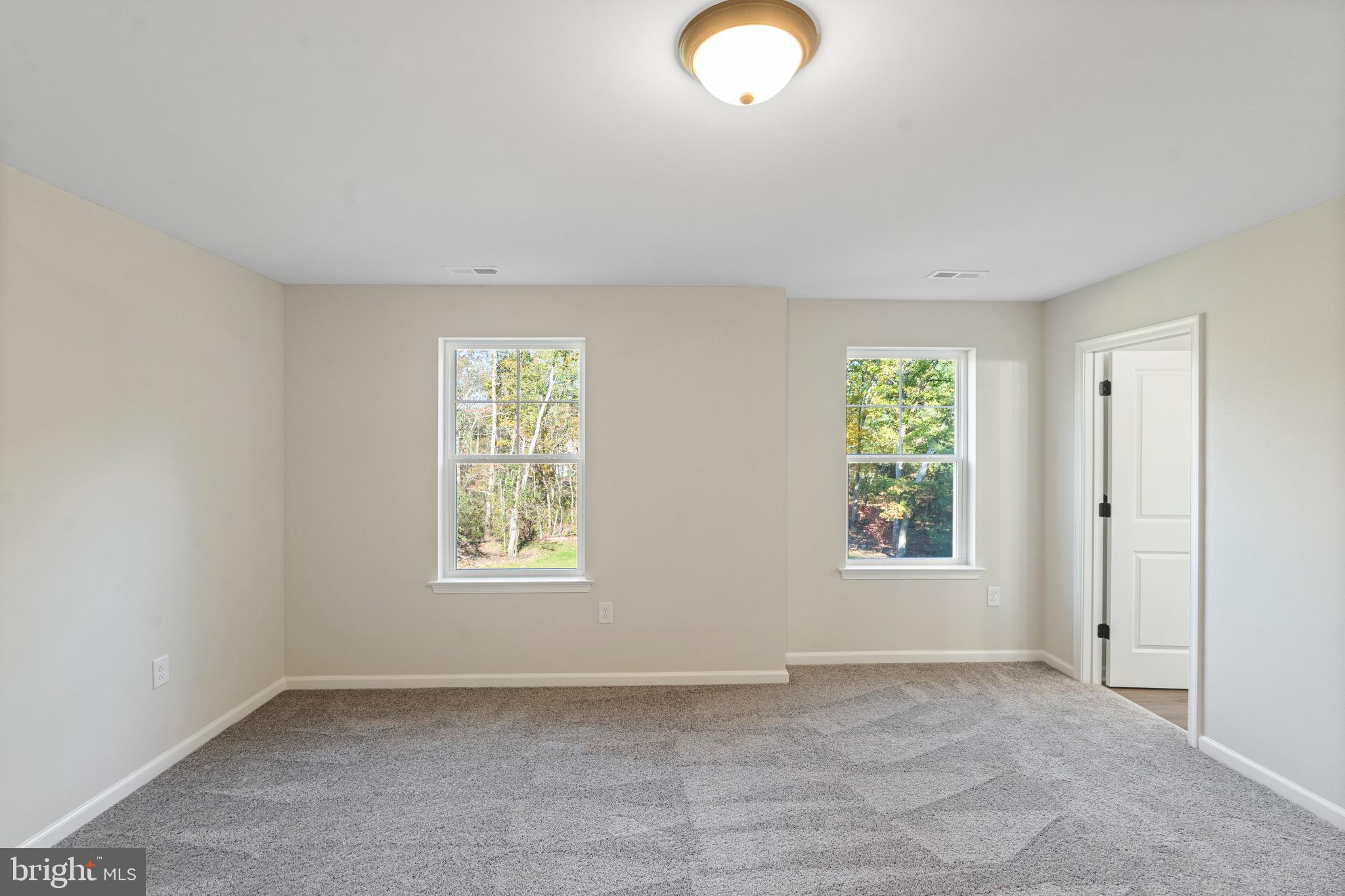 765 Little Mill Road Monroeville, NJ 08343 - Photo 33 of 39 an empty room with windows