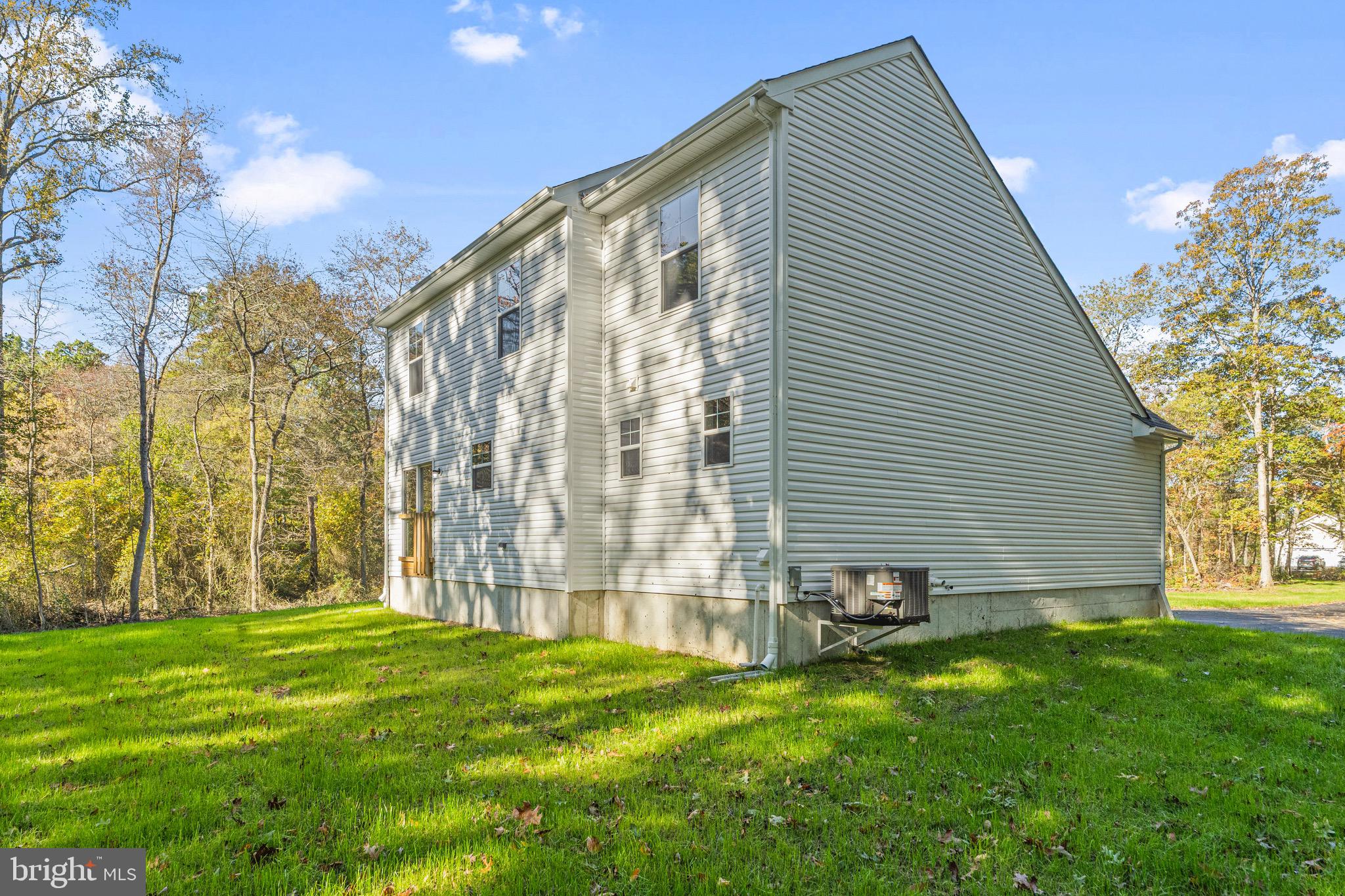 765 Little Mill Road Monroeville, NJ 08343 - Photo 38 of 39 a front view of house with yard